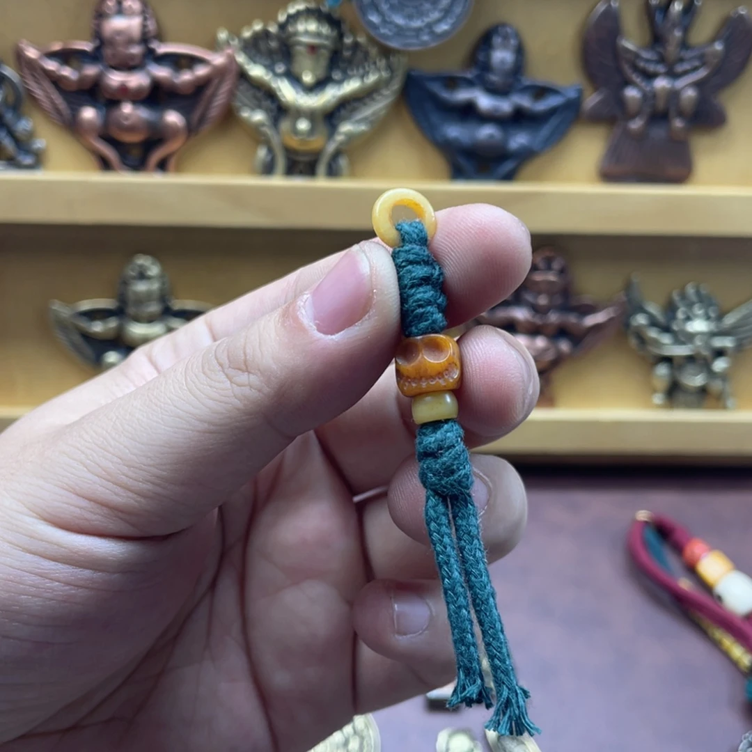 H****^牛骨尸陀林侧挂一个