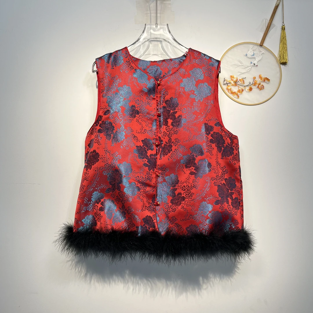 新中式织锦缎提花下摆鸵鸟毛新年拜年服马甲2025早春新款国风马夹