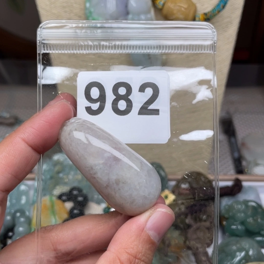【闪购商品】翡翠颈饰未镶嵌福**羊翡翠