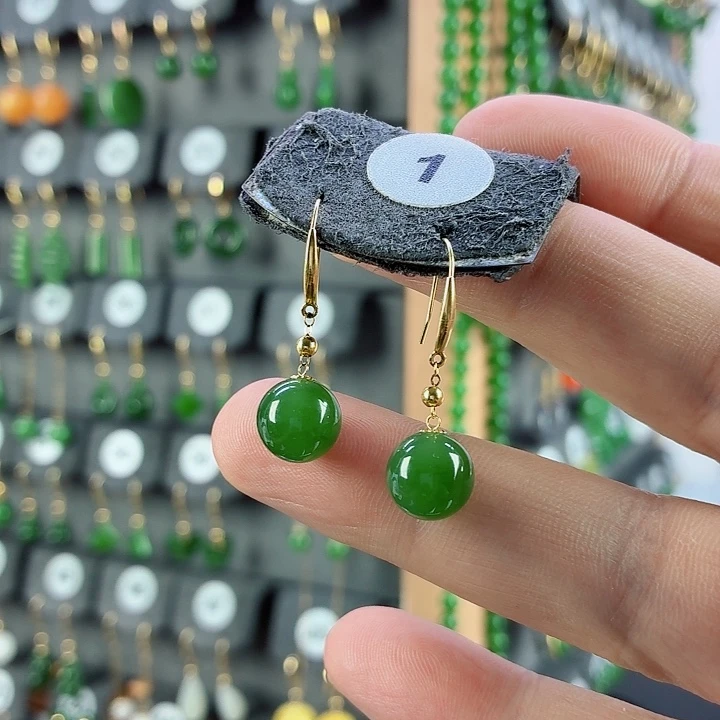 和田玉18K金镶嵌耳饰