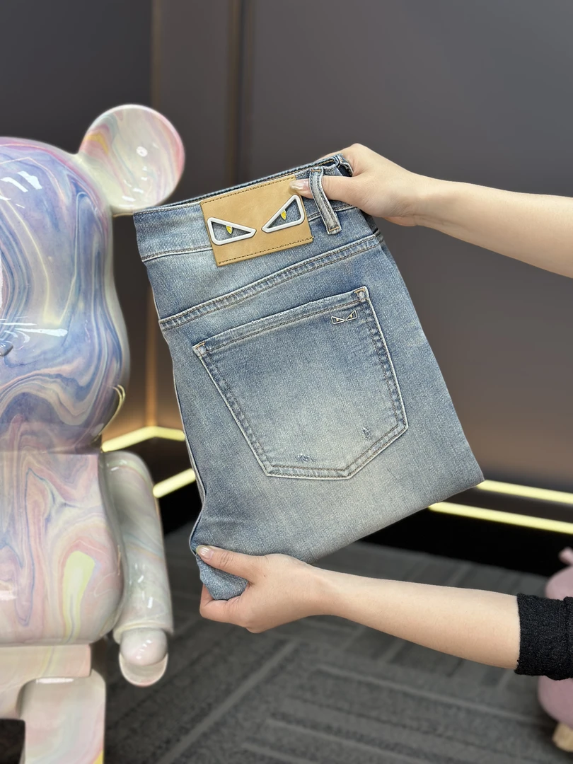 【FF专属】新春款浅白蓝高端男士轻奢百搭弹力修身直筒男牛仔裤