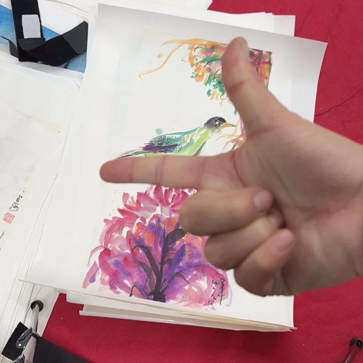 依***此国画花鸟等图案和造型都