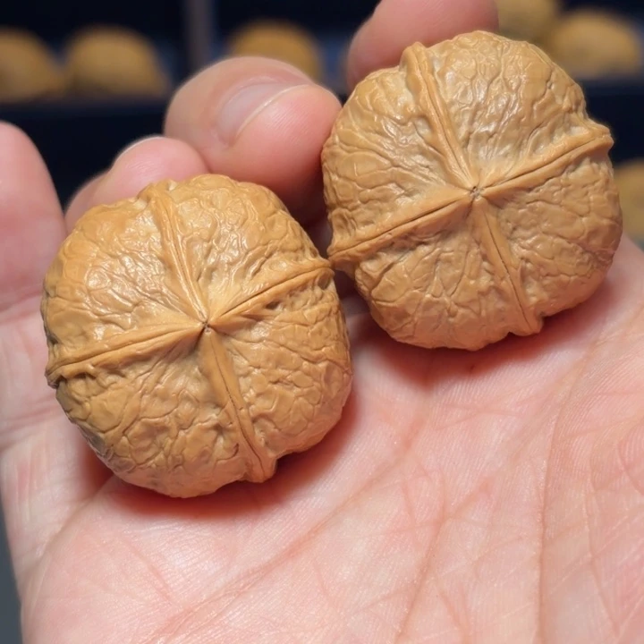 文玩核桃吊坠四棱7211