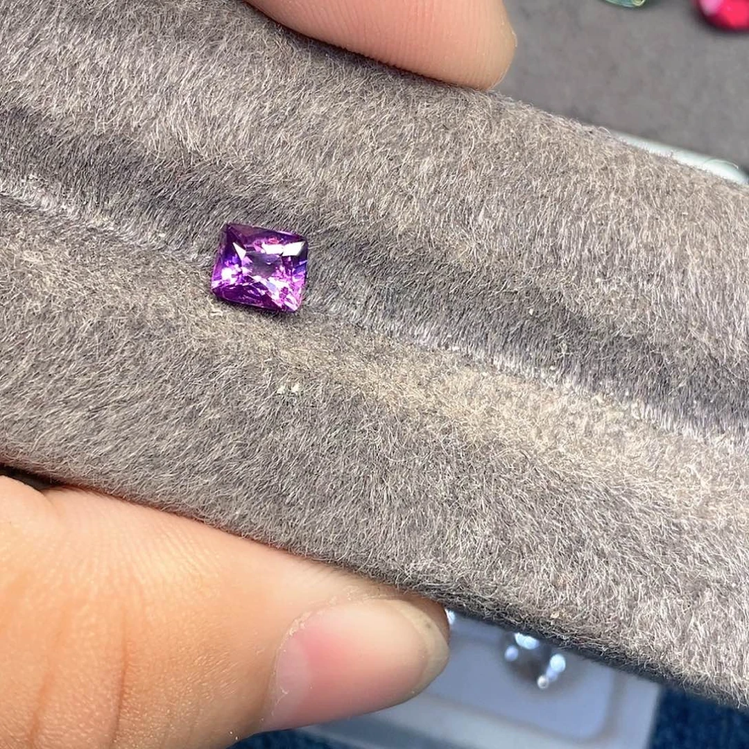 蓝宝石裸石蓝宝石