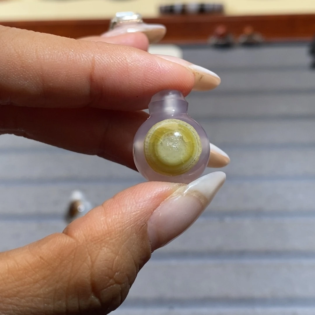 玛瑙/玉髓颈饰未镶嵌孟*。