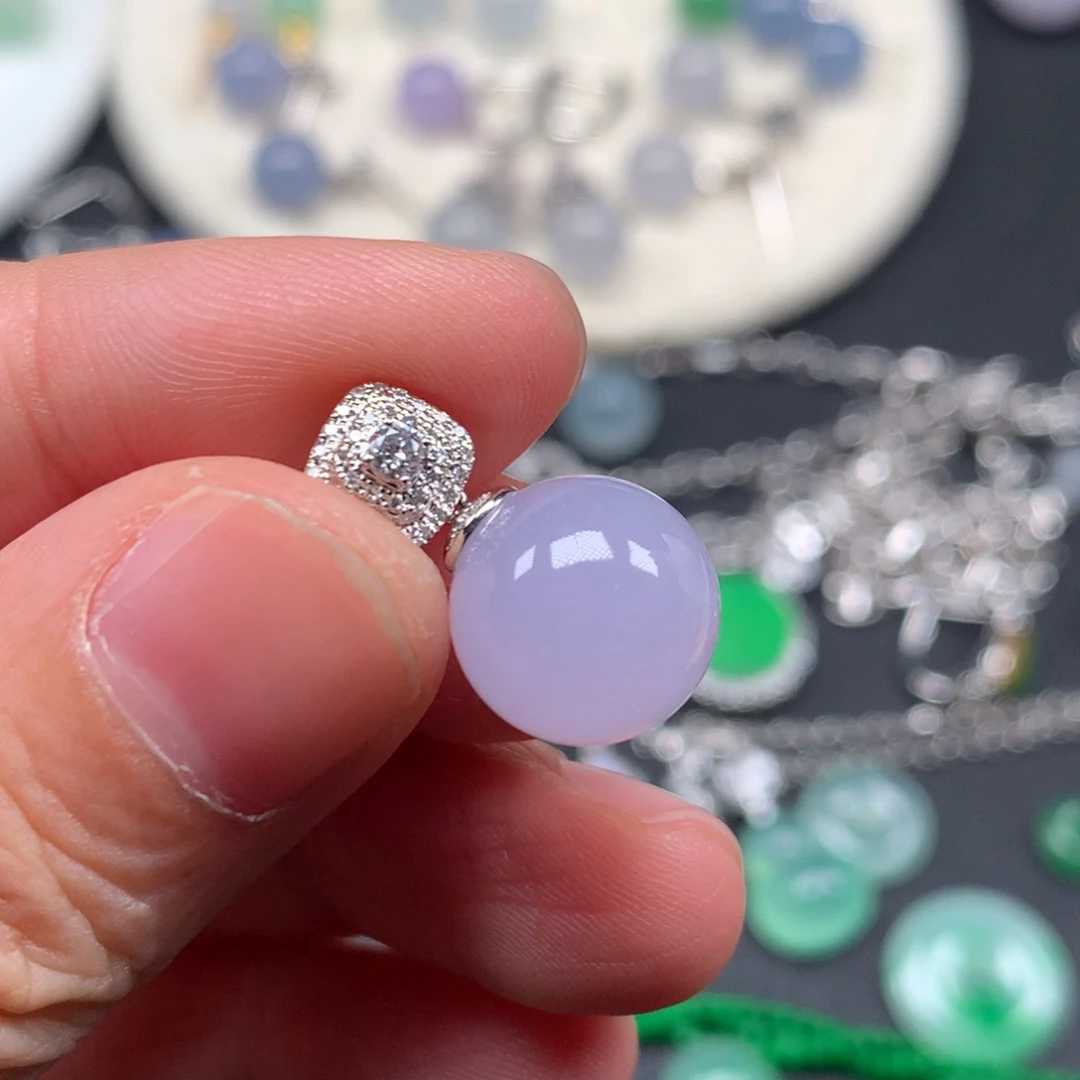 翡翠18K金镶嵌颈饰5000