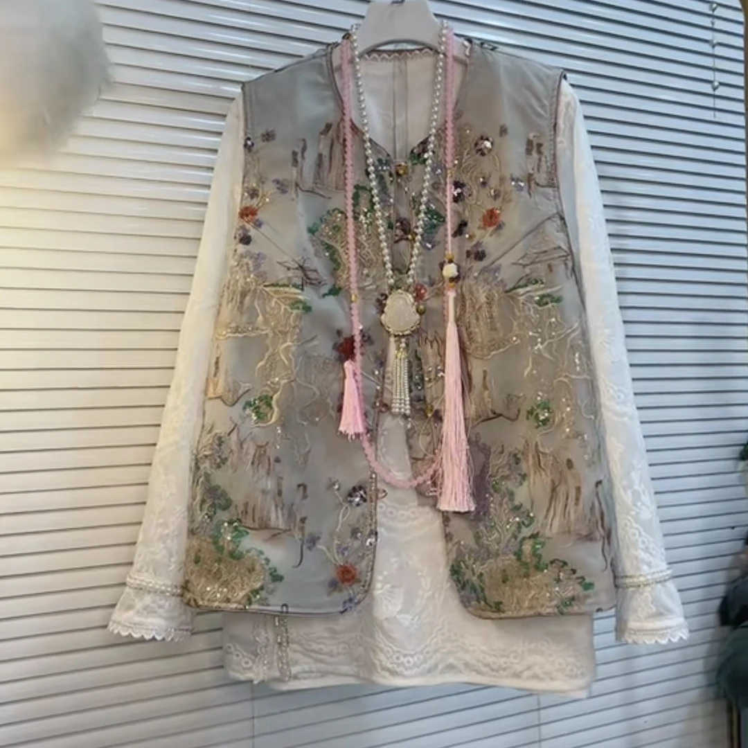 芃芃8558（亭台楼阁）春季2025大码新中式国风刺绣亮片纽扣马甲