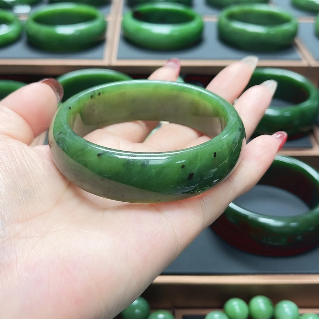 和田玉（碧玉）未镶嵌手镯