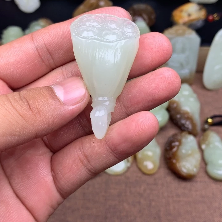 和田玉（糖玉）未镶嵌颈饰