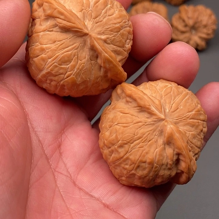 ****森桃核吊坠南瓜炖狮子头核桃