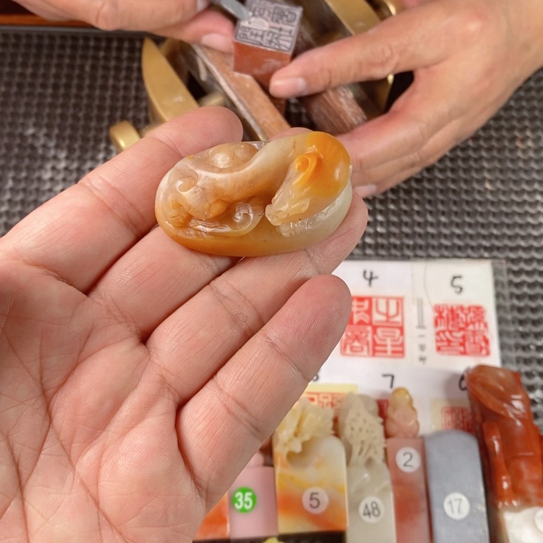 老挝石麦**夫孤品定制包刻包设计