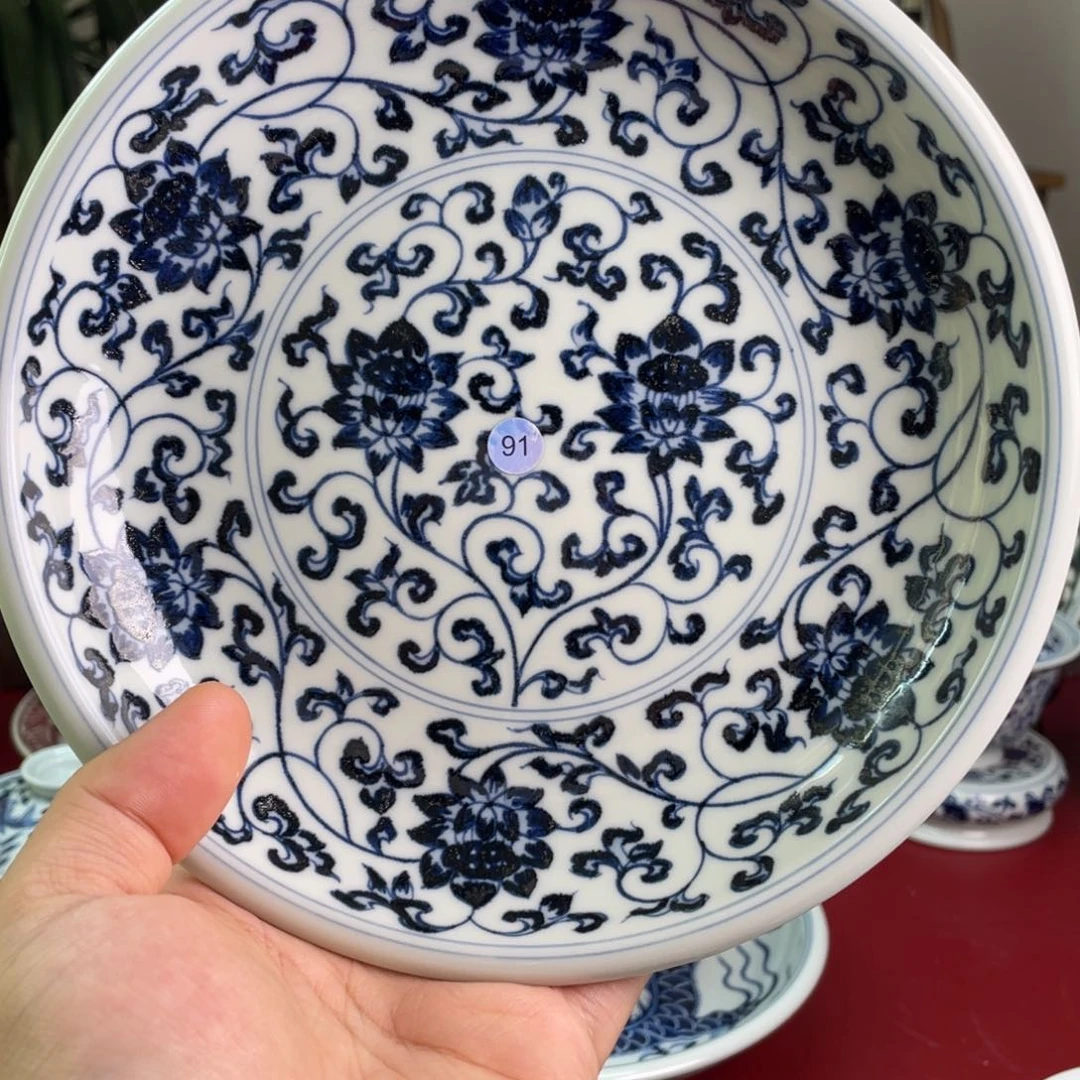 青花缠枝莲壶承微瑕