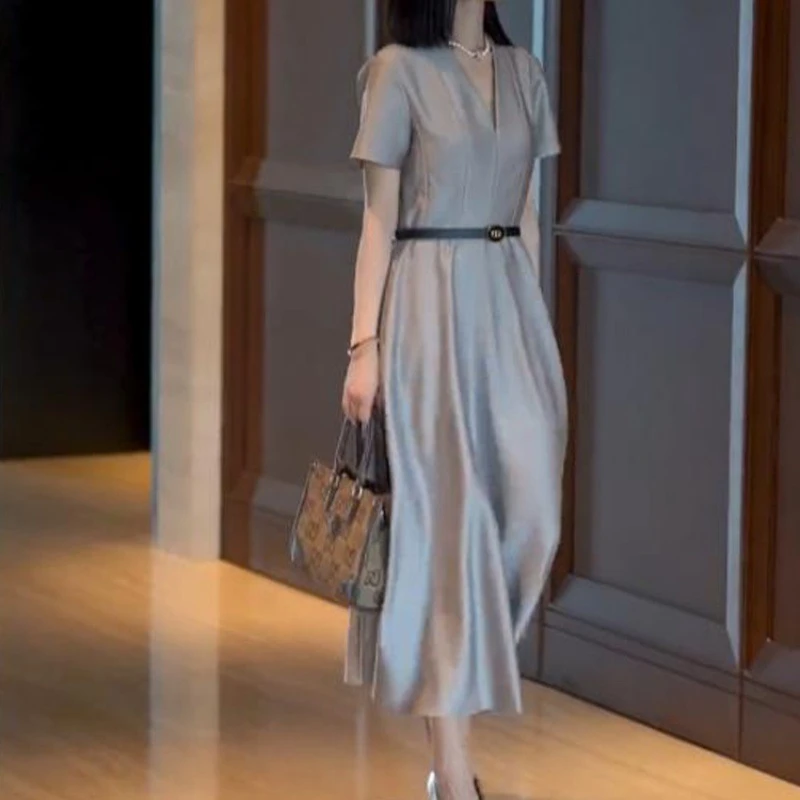 欧洲站2025新款茶歇法式高级感长裙气质高冷御姐风灰色连衣裙女夏