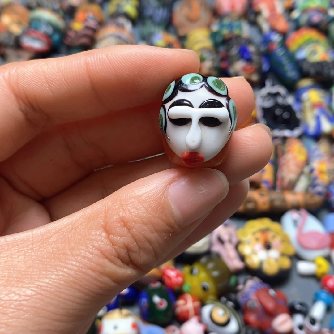 琉璃颈饰印度尼西亚脸谱