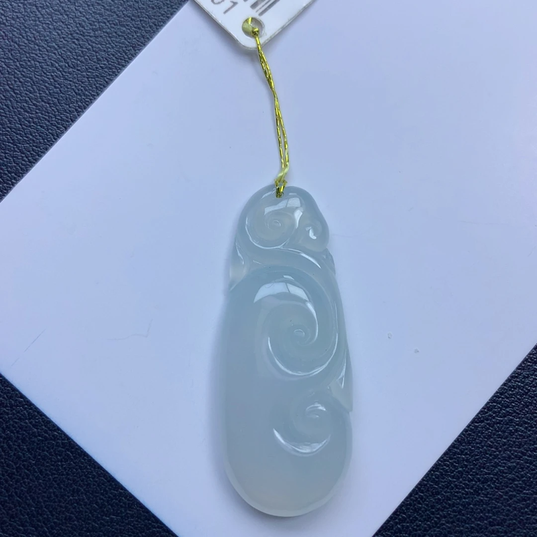 翡翠颈饰未镶嵌如意