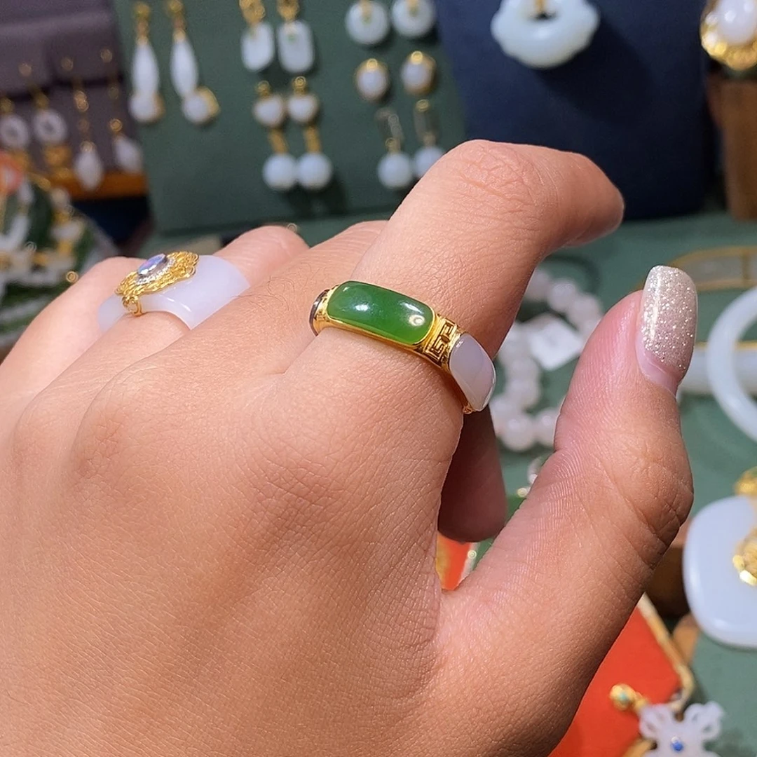 和田玉18K金镶嵌颈饰