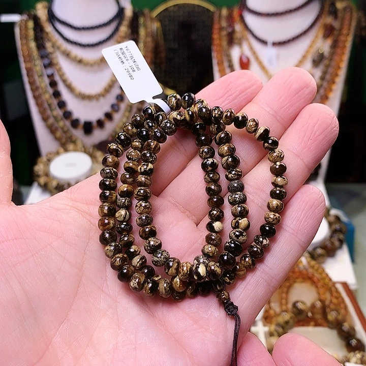 琥珀未镶嵌裸石6+熊猫677