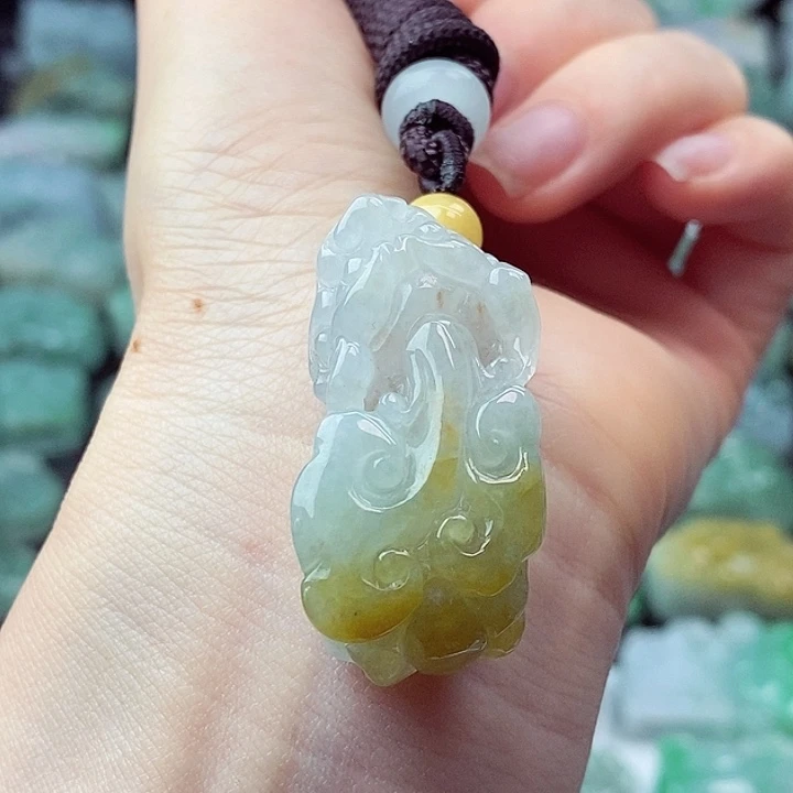 颈饰未镶嵌翡翠天然