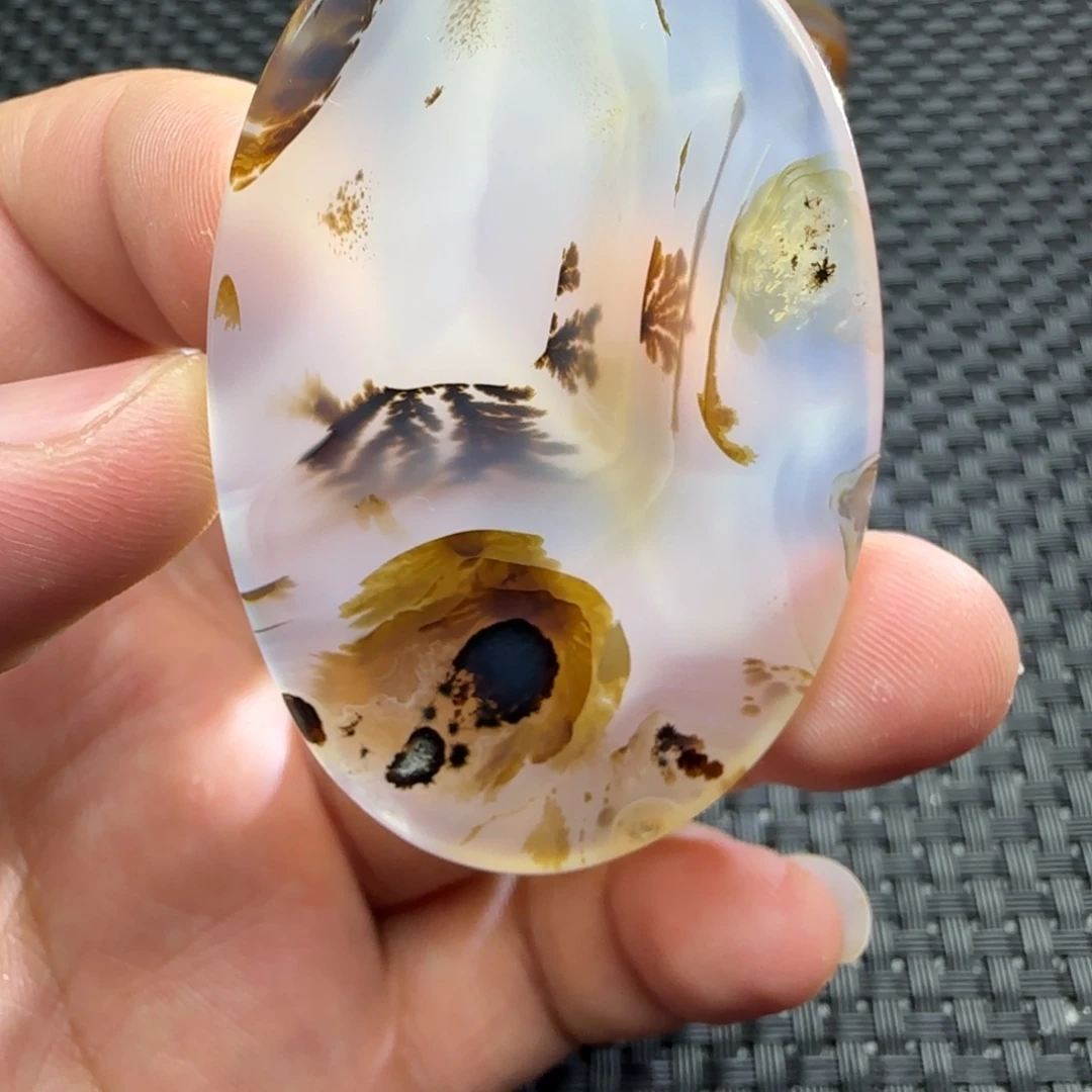 宸***玛瑙/玉髓未镶嵌颈饰
