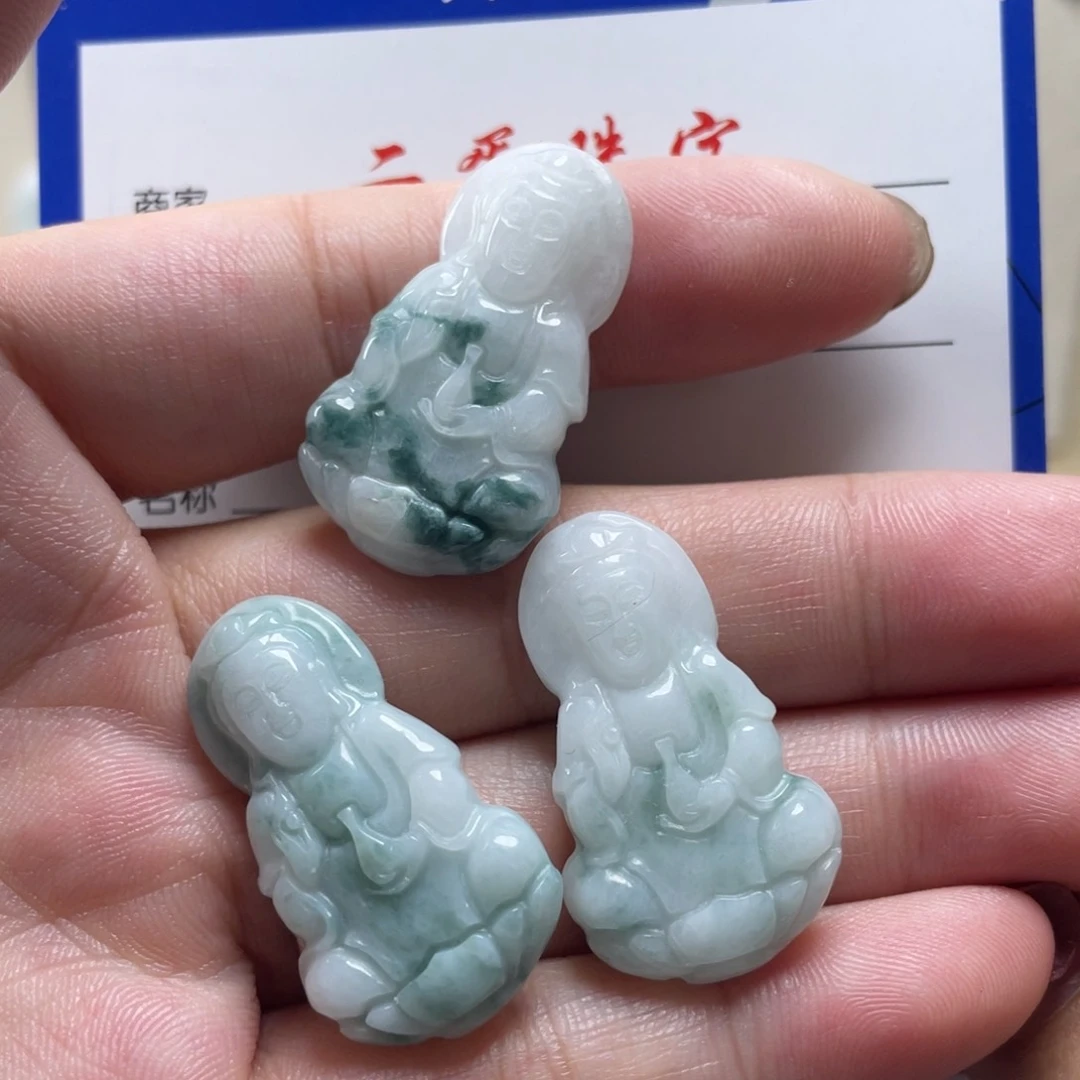 翡翠颈饰未镶嵌观音