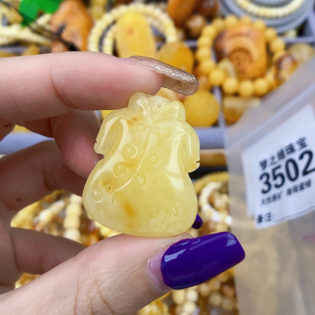 琥珀未镶嵌珠宝奇石