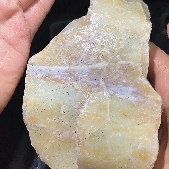 和田玉（糖玉）未镶嵌珠宝奇石