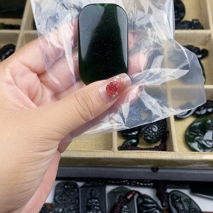 平***祥蛇纹石玉未镶嵌手链