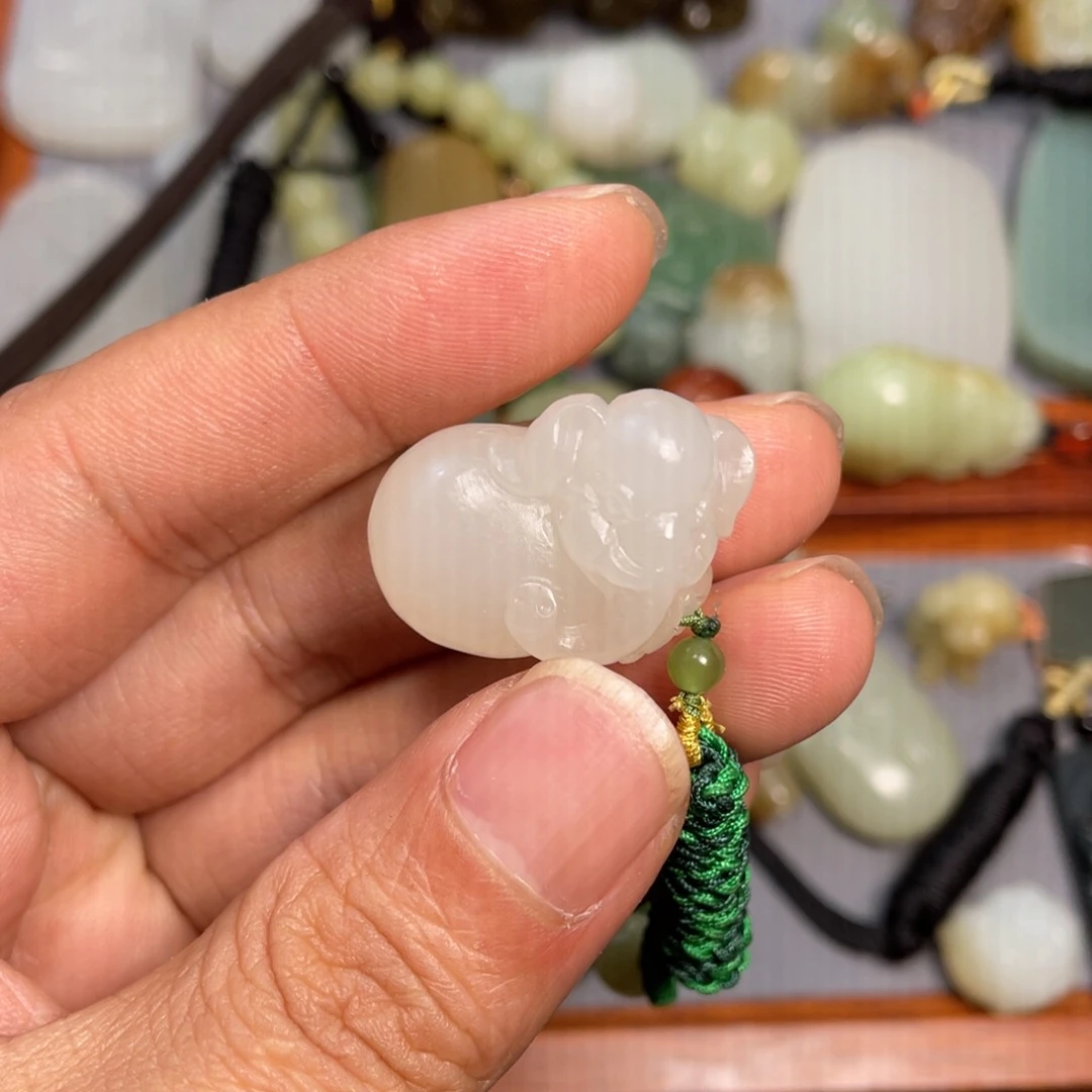 和田玉颈饰未镶嵌