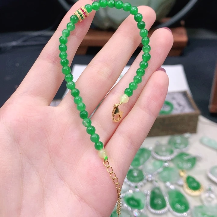 盈***姐未镶嵌手链石英质玉（非洲翠）