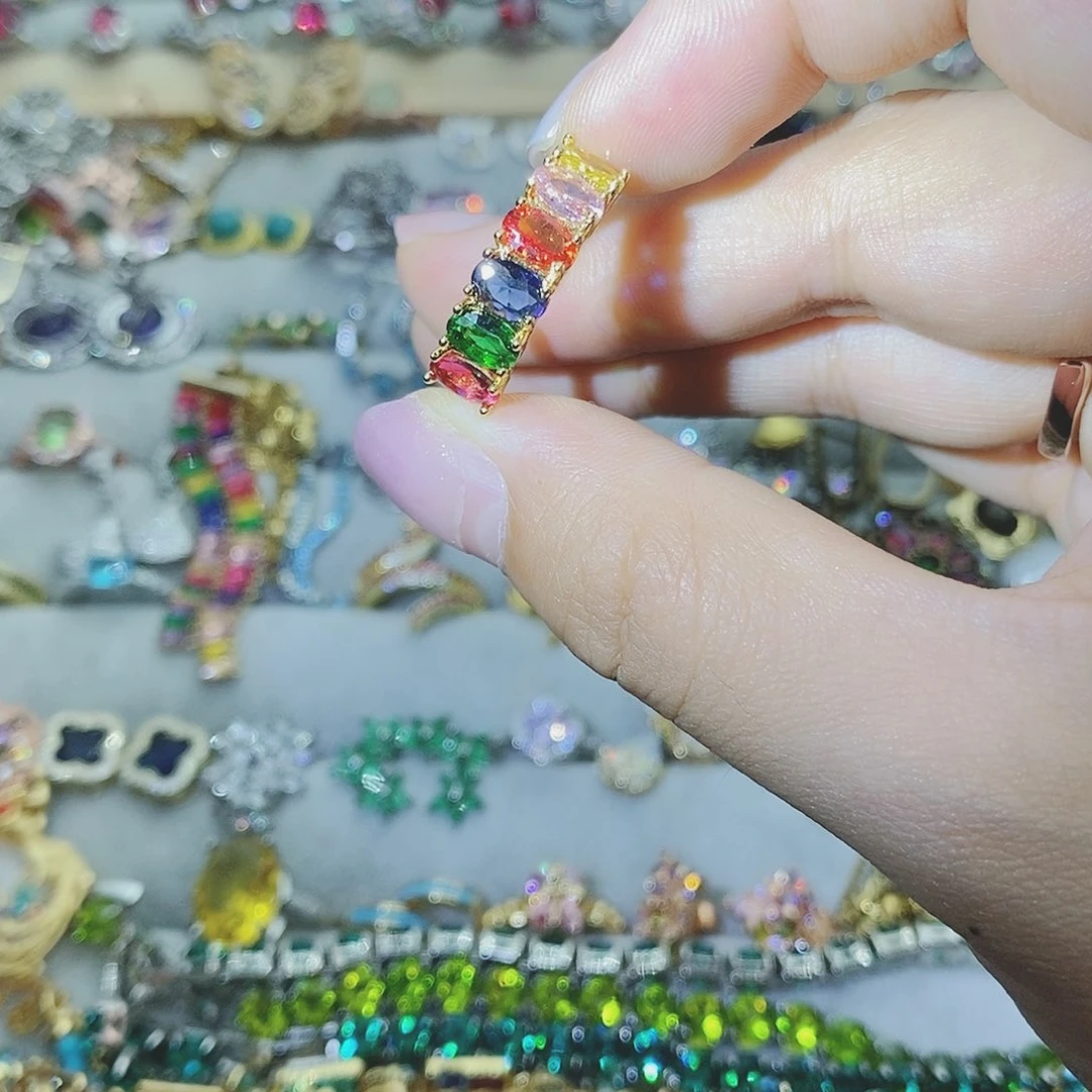 【闪购商品】银S925镶嵌耳饰托帕石