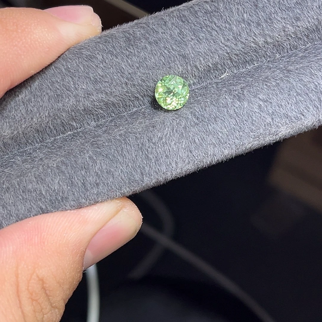 未镶嵌橄榄石裸石裸石1.82克拉