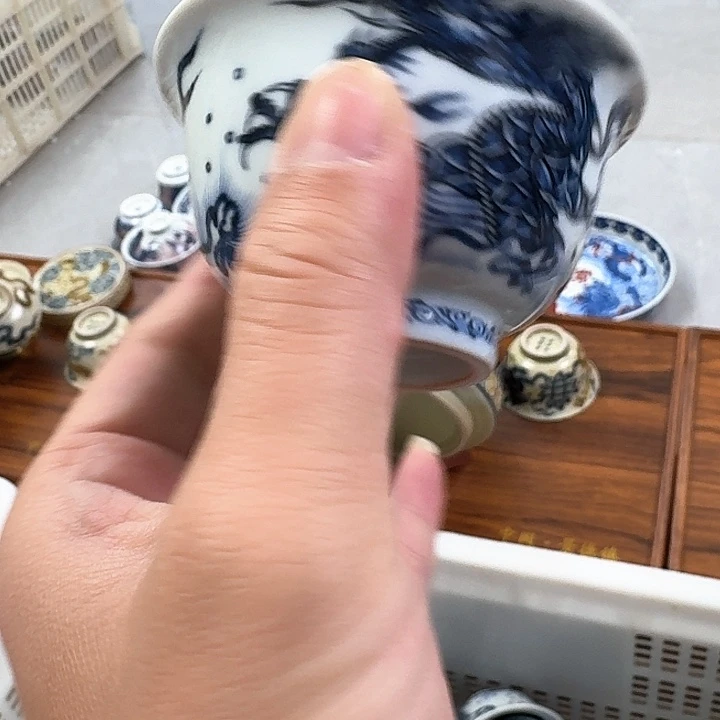 瓷片青花鱼化龙主人杯