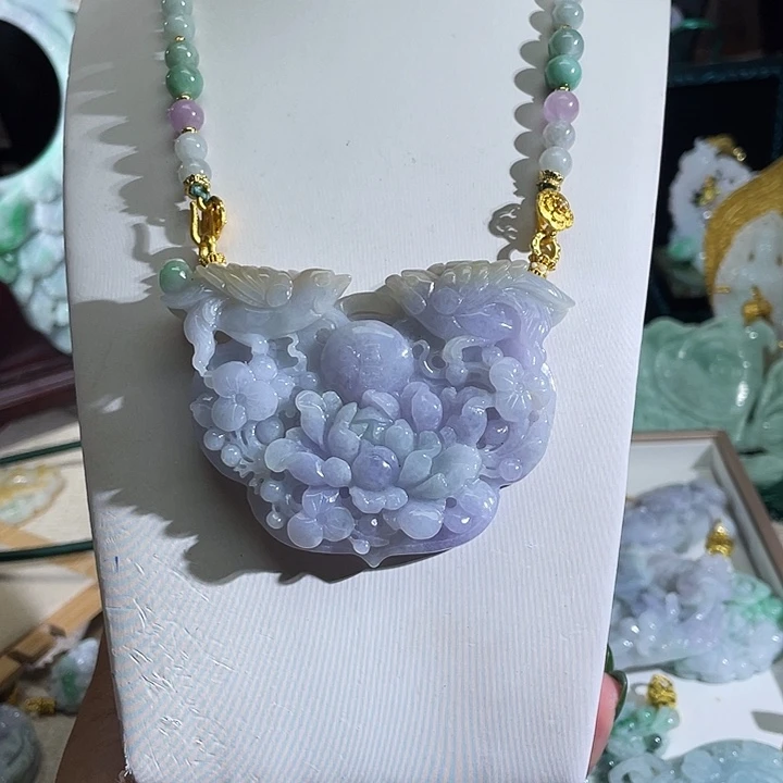 翡翠颈饰未镶嵌淇**妈翡翠冰紫花开富贵锁牌