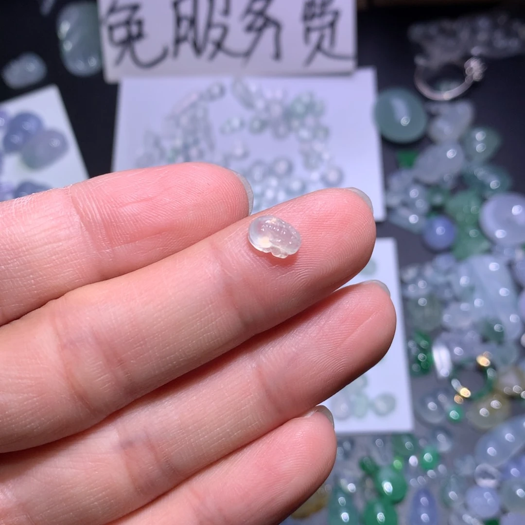 翡翠颈饰未镶嵌貔貅