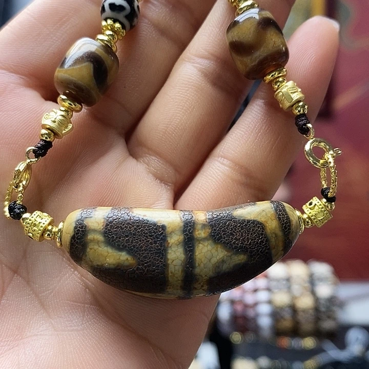 玛瑙/玉髓合金颈饰