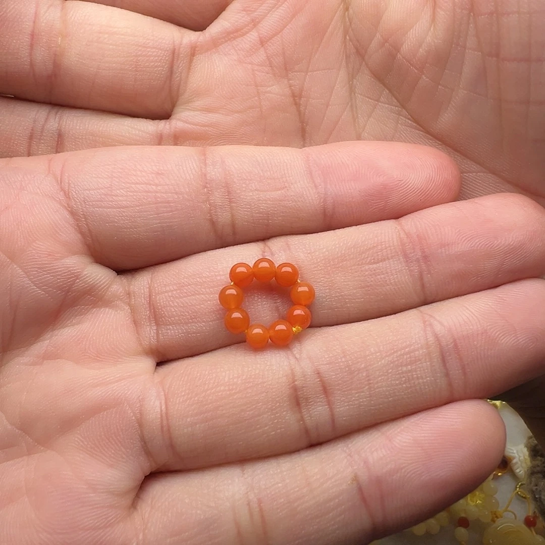 胡***图蜜蜡未镶嵌颈饰小米珠跑环