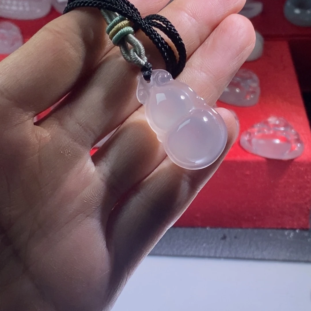 石英质玉未镶嵌颈饰