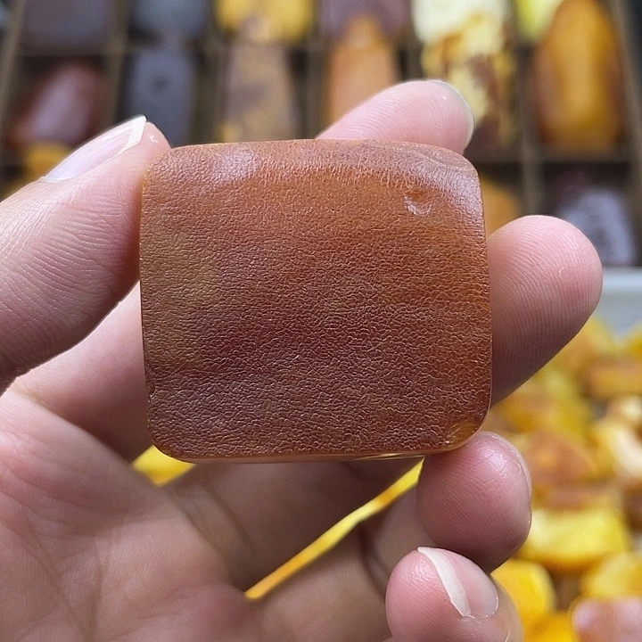 定制蜜蜡未镶嵌扣子