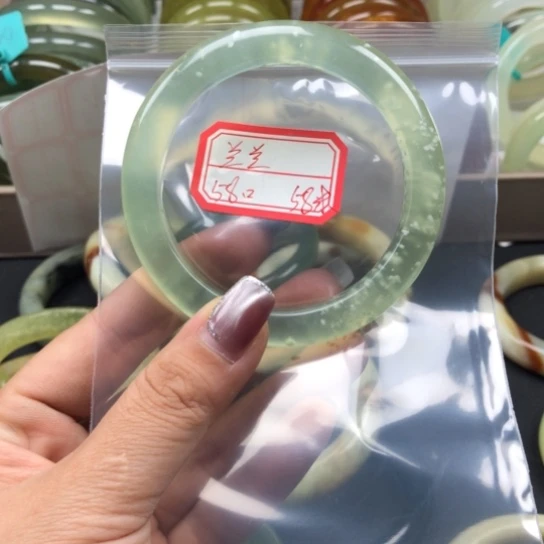 蛇纹石玉未镶嵌手镯兰*