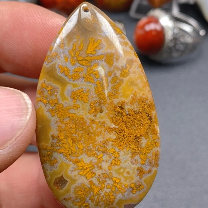 玛瑙/玉髓颈饰未镶嵌梅****