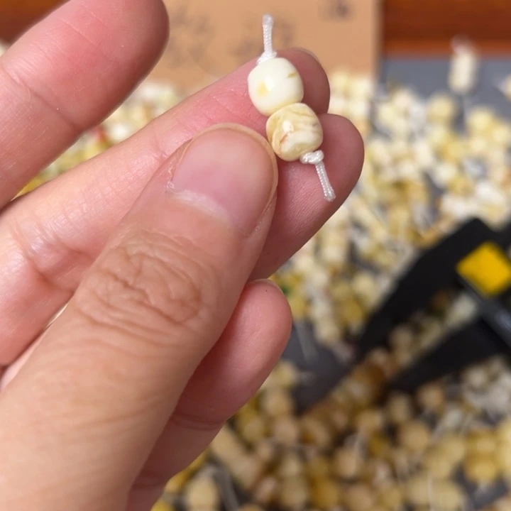 蜜蜡未镶嵌裸石7mm