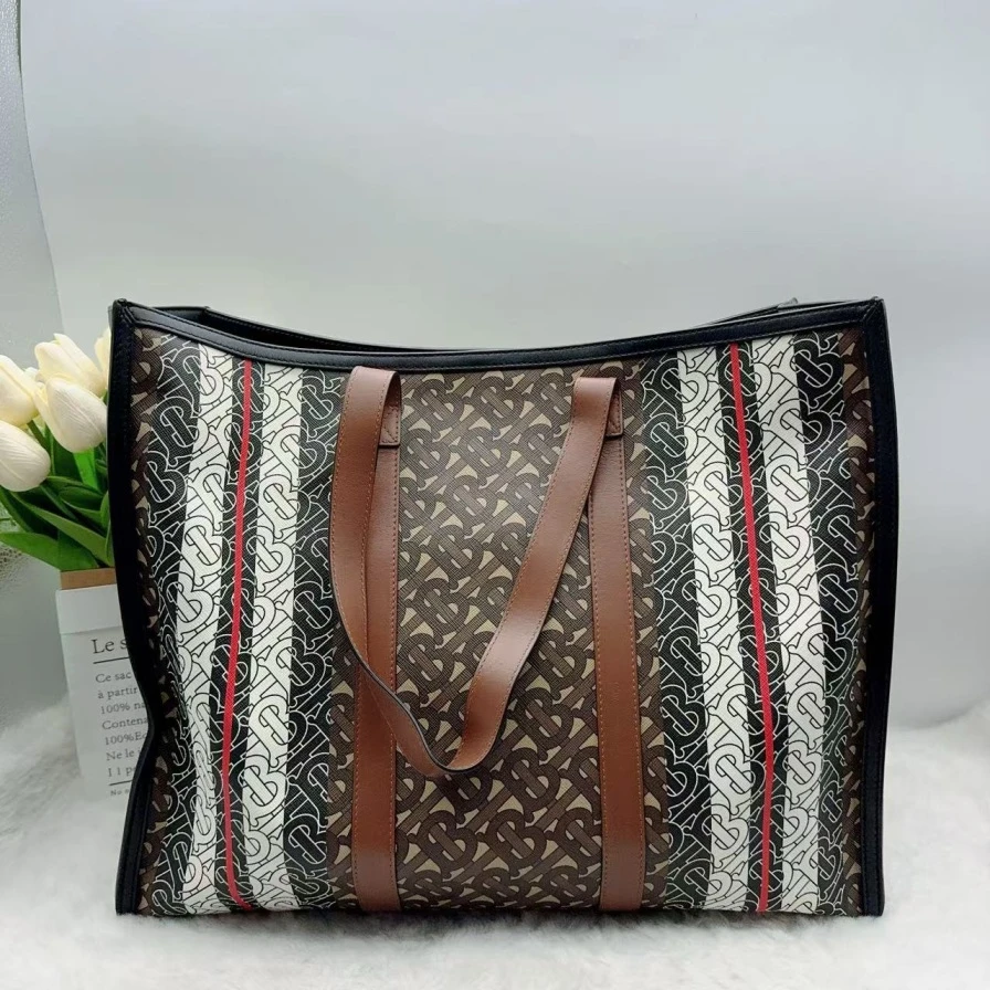 95新 BURBERRY/博柏利 新款托特包 1090 7866