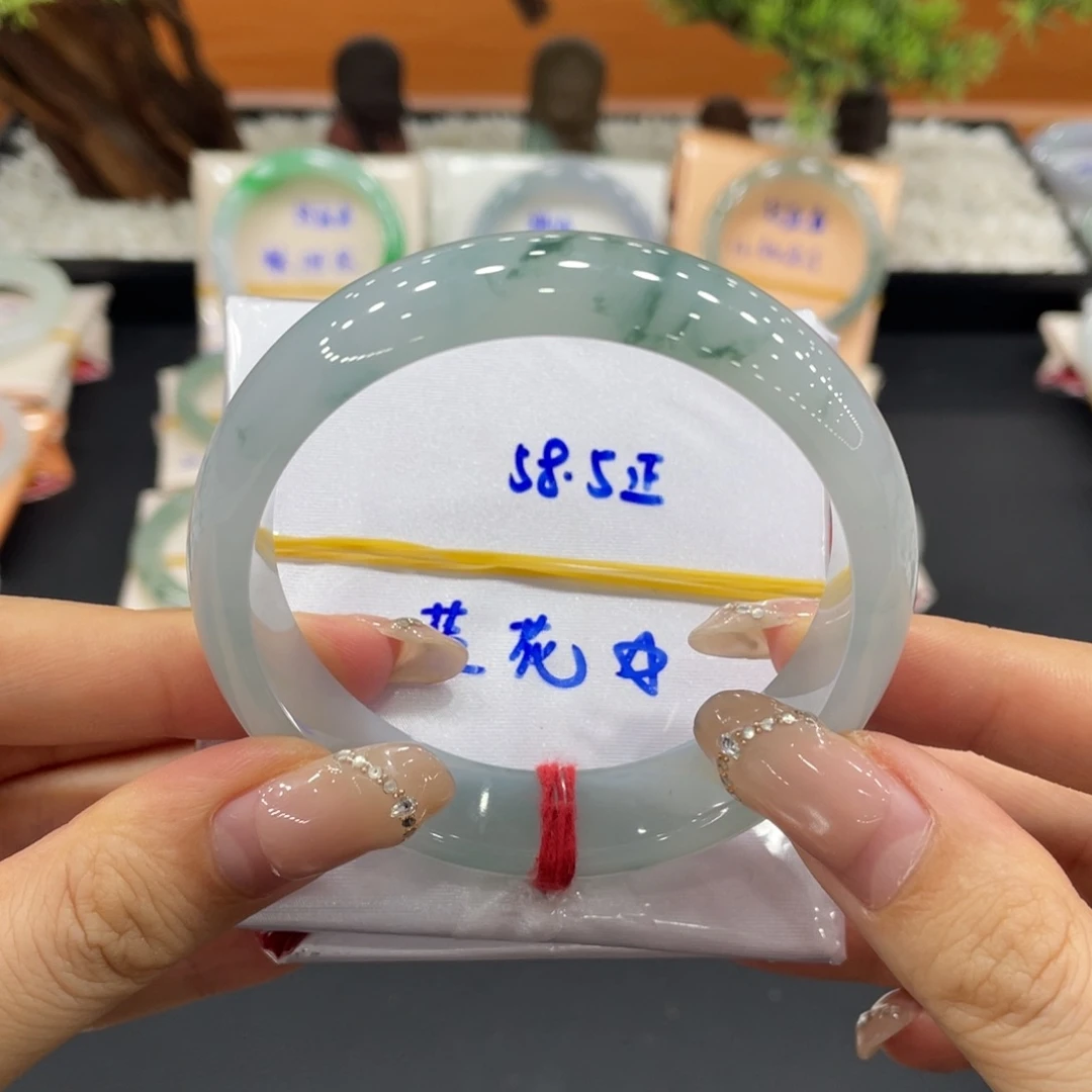 未镶嵌手镯翡翠缅甸翡翠手镯