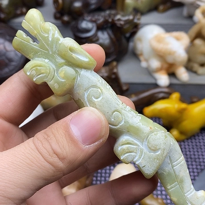 未镶嵌蛇纹石玉颈饰
