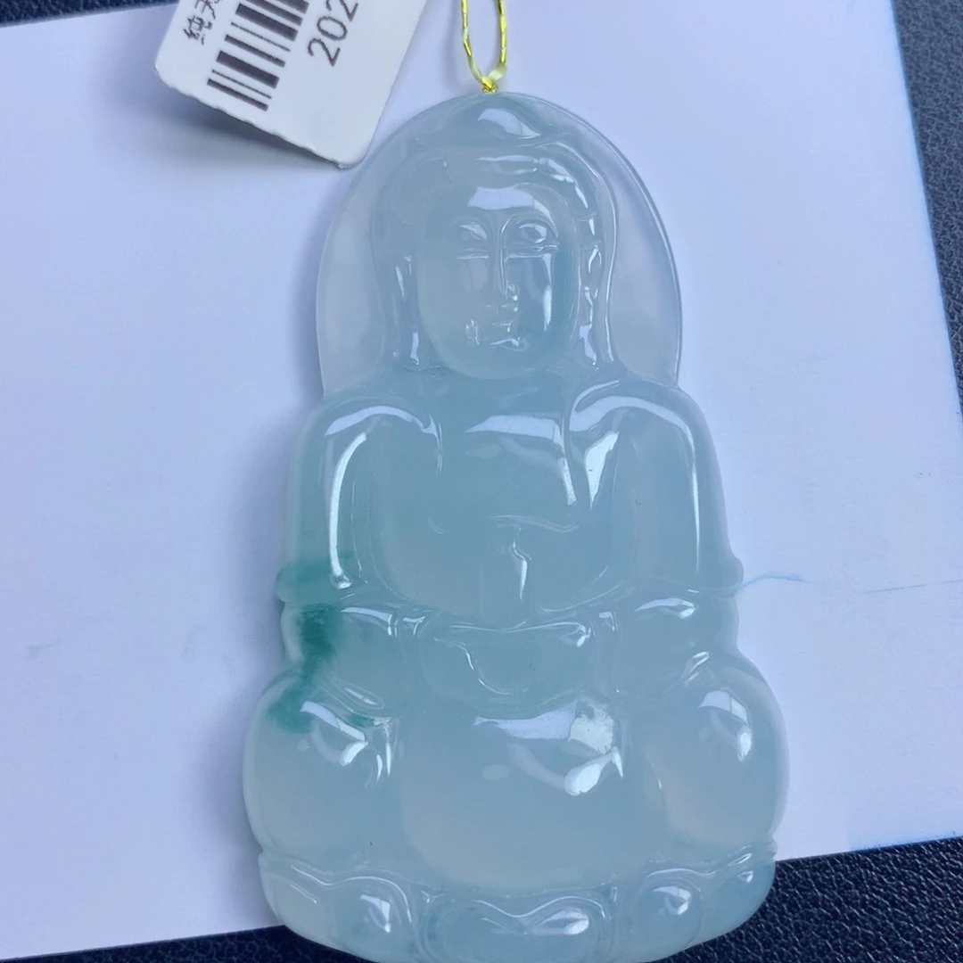向***。翡翠未镶嵌颈饰观音