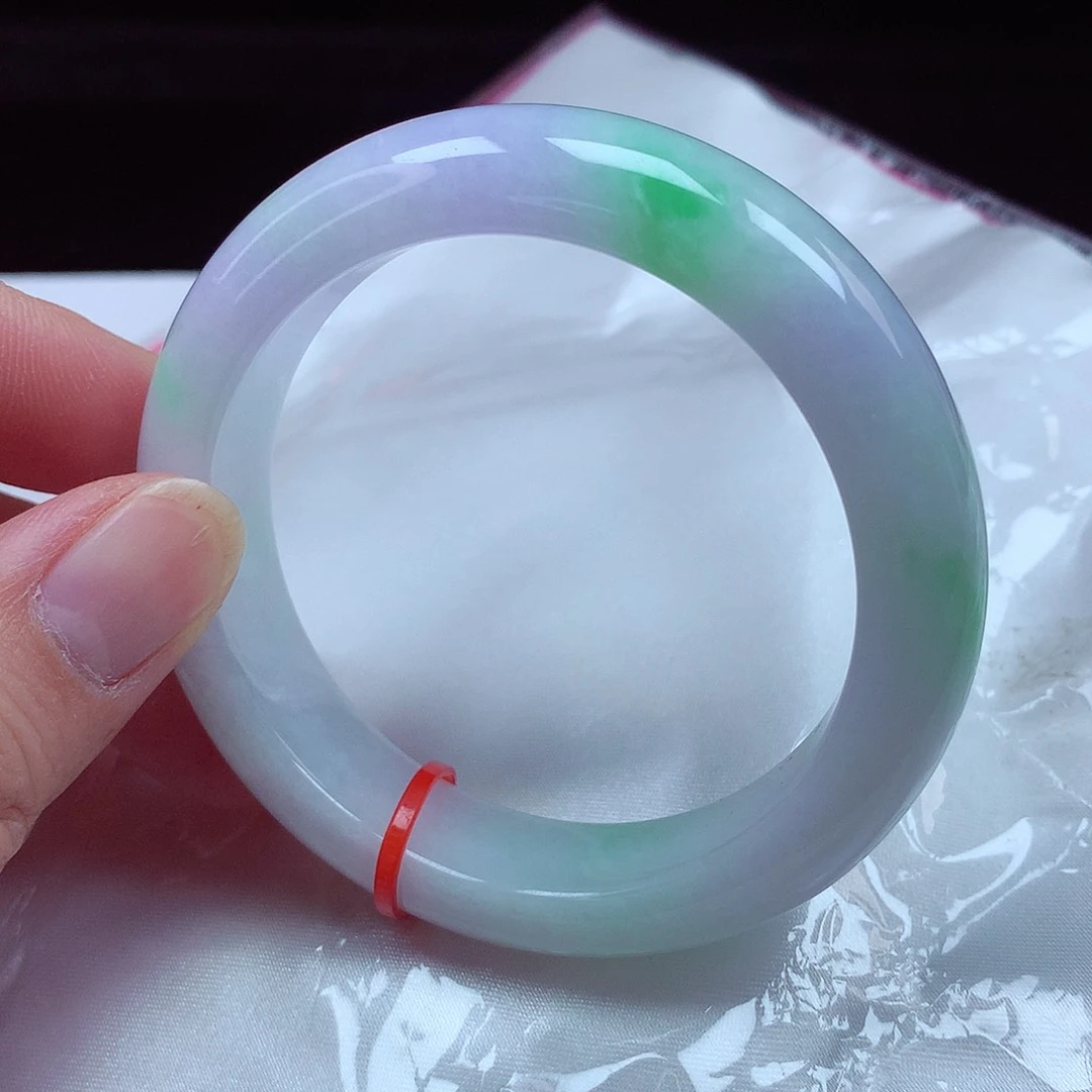 翡翠手镯未镶嵌54圈