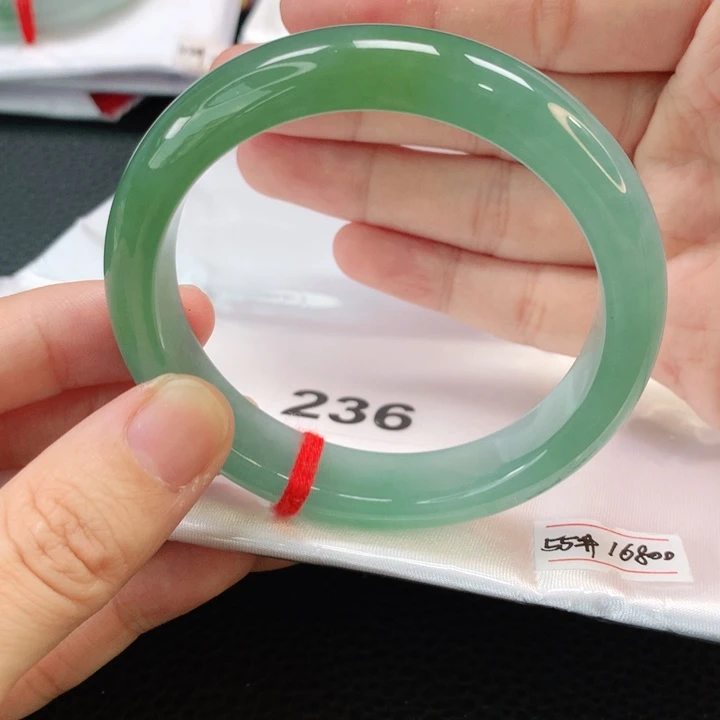 未镶嵌手镯翡翠缅甸55