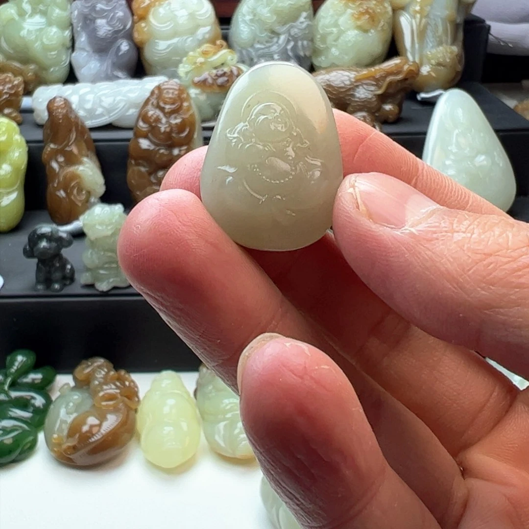 和田玉颈饰未镶嵌生**态