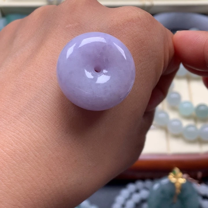翡翠未镶嵌颈饰肥扣