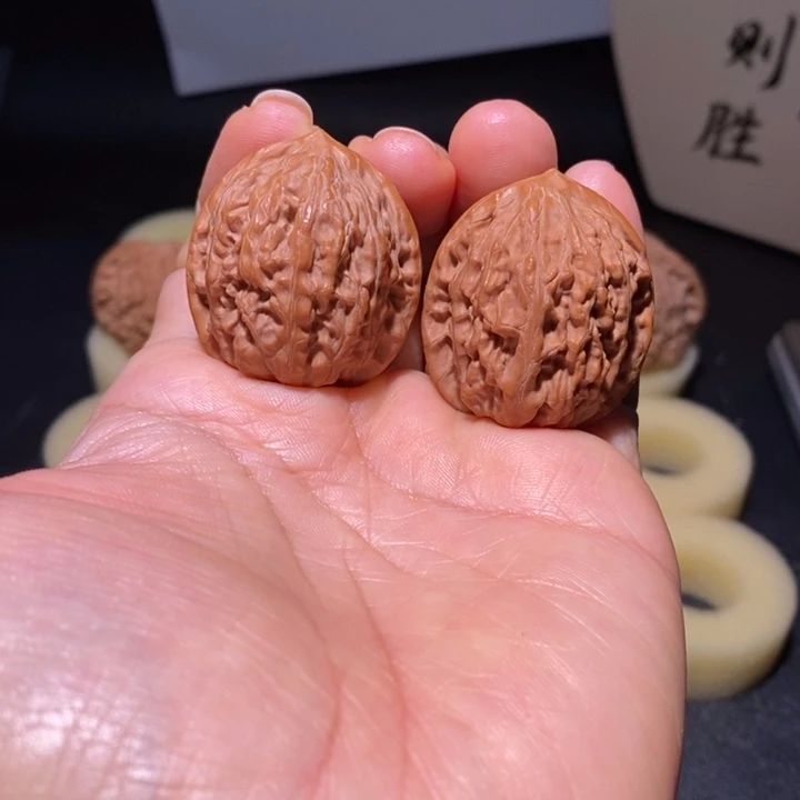 文玩核桃吊坠野核33有修